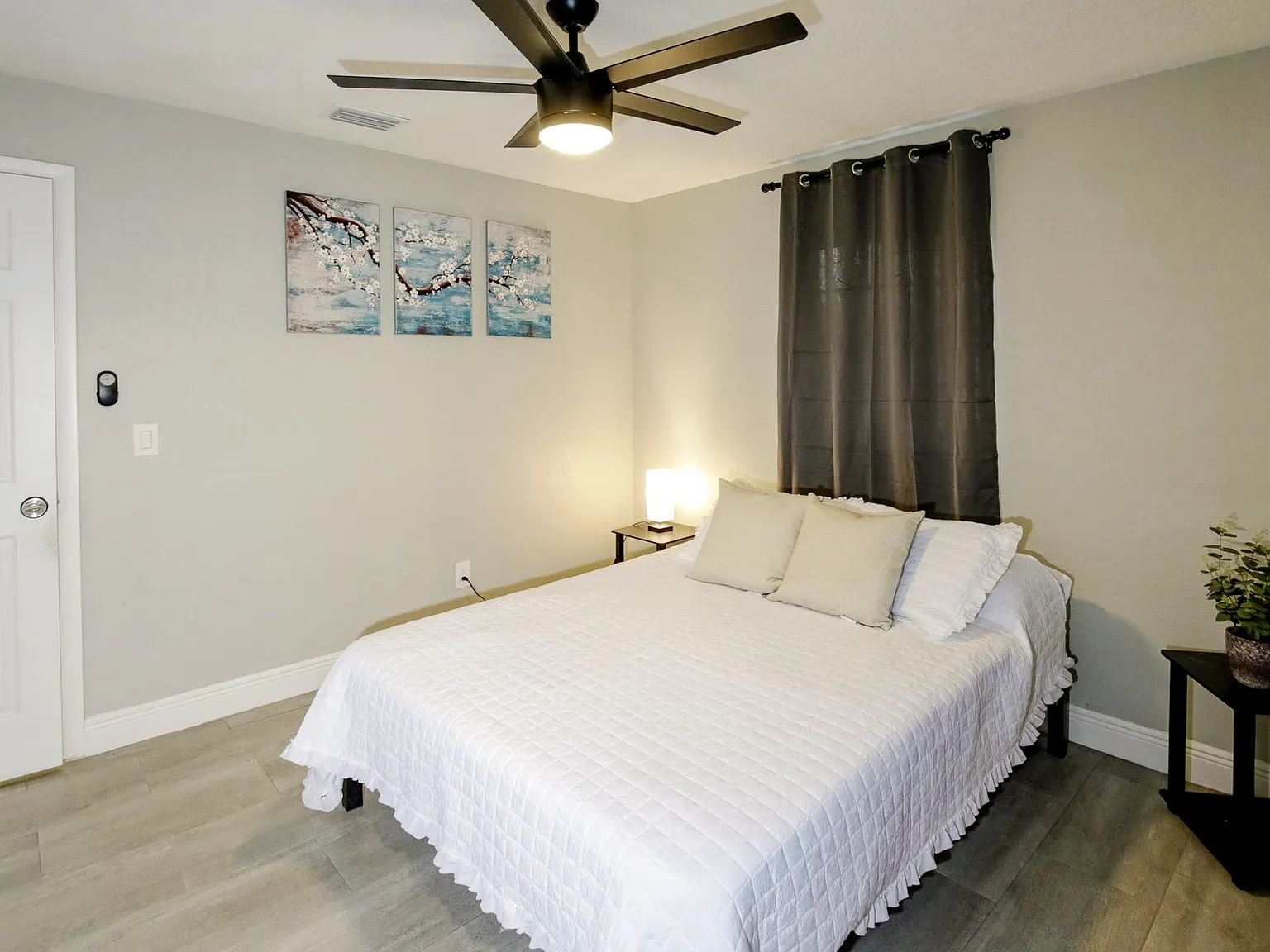 4 bed, 2.0 bath, 2100 sqft, $966 — Photo 2