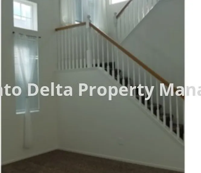433 Coventry Ct — Photo 7