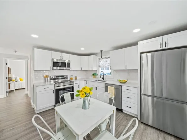 2 Plant St, Cumberland, RI 02864