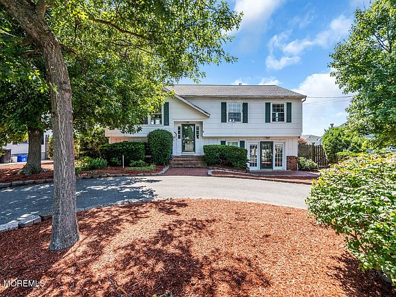 2nd image of 538 Summit Drive