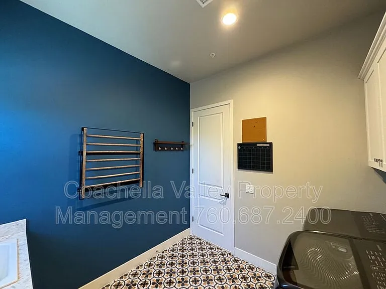 74635 Tesla Dr — Photo 59