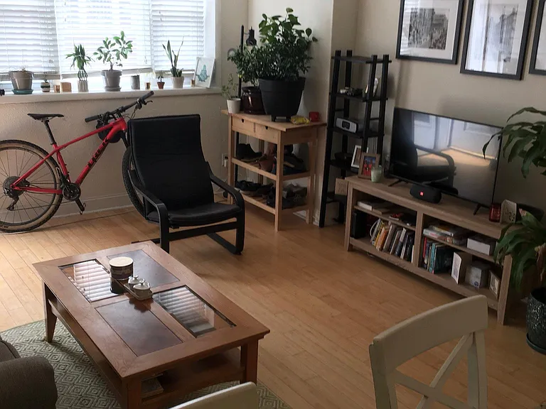 1011 Latona St #1 — Photo 7
