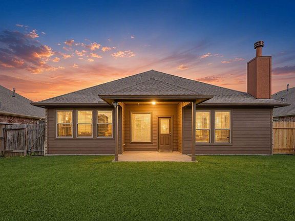 2nd image of 434 Carson Ridge Dr