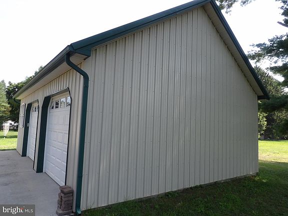 4th image of 462 Red Lion Rd