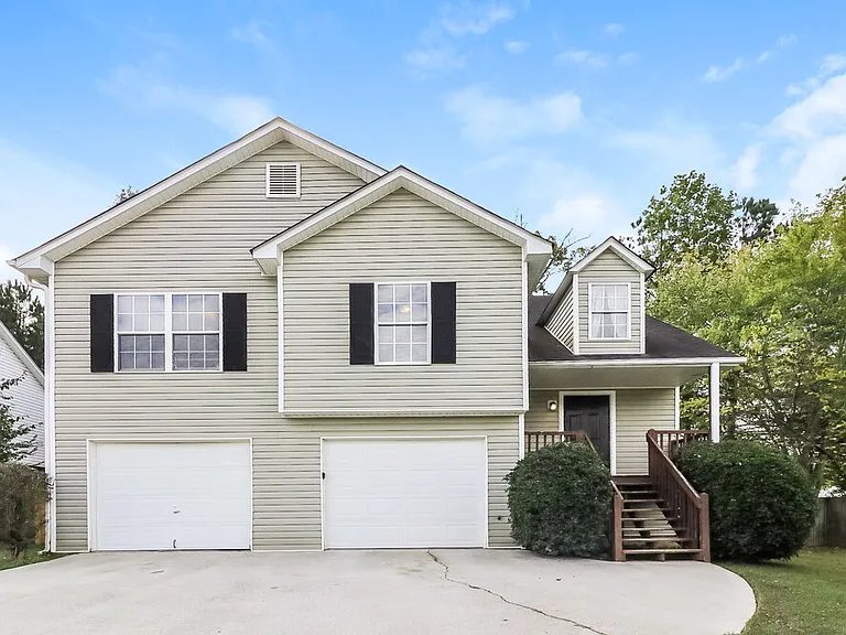 109 Belle Chase — Photo 1