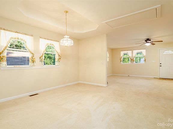 5th image of 206 W Parkwood St