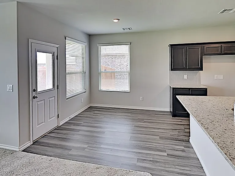 2516 Caden Ct — Photo 9