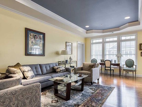 3rd image of 20 Shady Ln #201