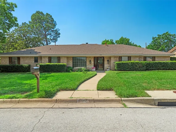 1600 Delta Dr, Arlington, TX 76012