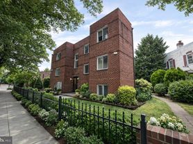 500 17th St NE, Washington, DC