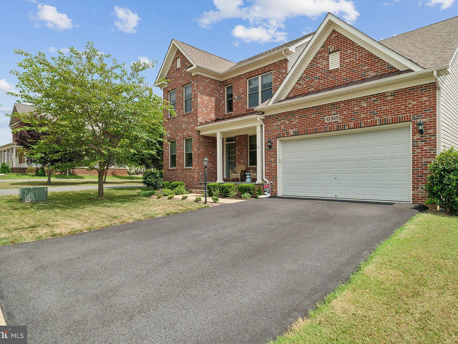 4 bed, 3.5 bath, 3490 sqft, $4,500 — Photo 2