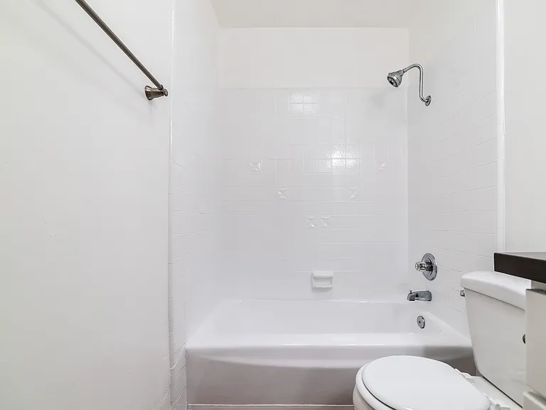 2233 S Ridgeley Dr #307 — Photo 4