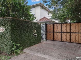 966 Austin Hwy, Terrell Hills, TX 78209