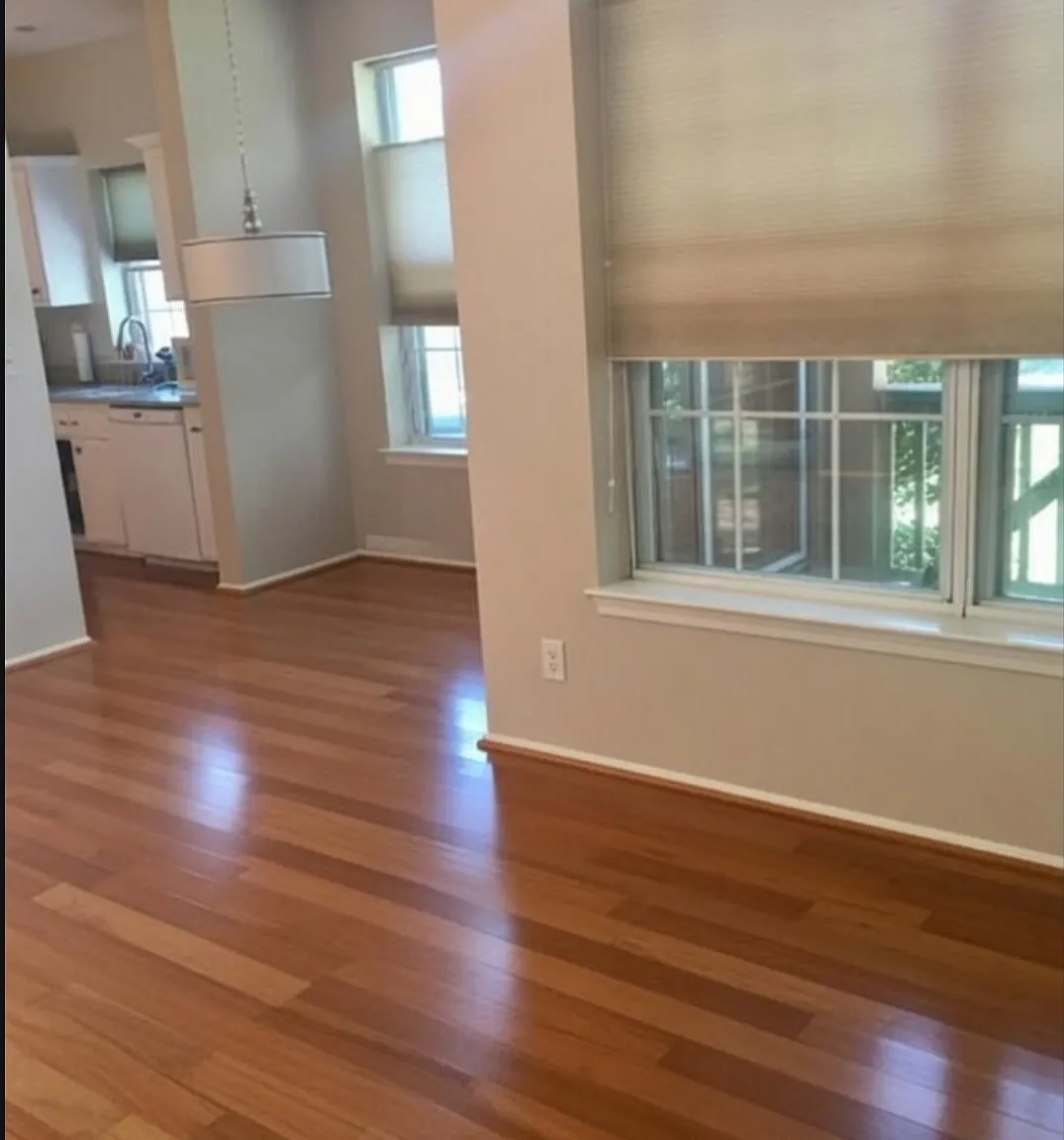 2 bed, 1000 sqft, $2,400 — Photo 3