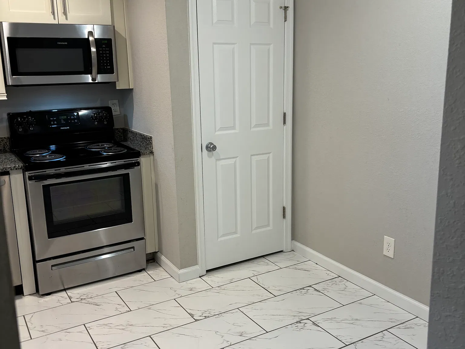 3 bed, 1100 sqft, $1,795 — Photo 2