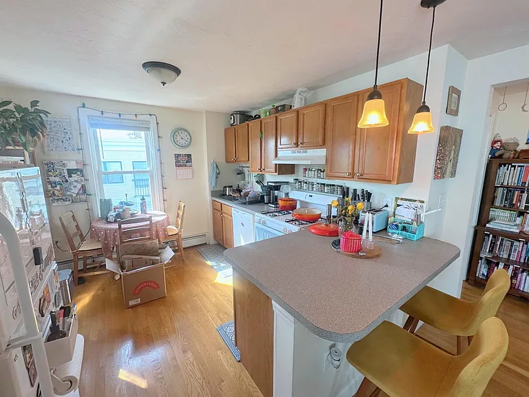 397 Columbia St — Photo 4
