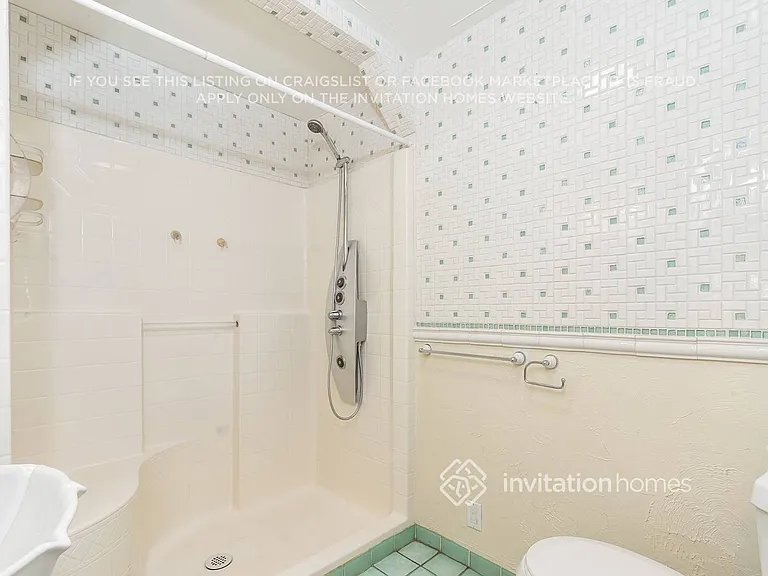 7017 S Bell St — Photo 17