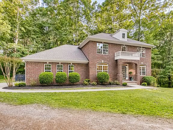 2nd image of 5901 Shelby Ln