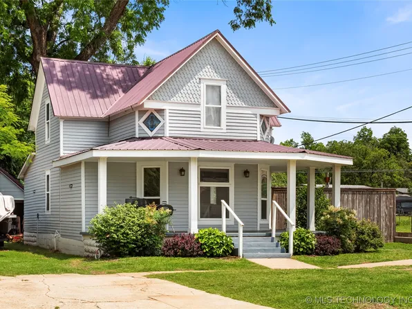 206 W Grand Ave, Tonkawa, OK 74653