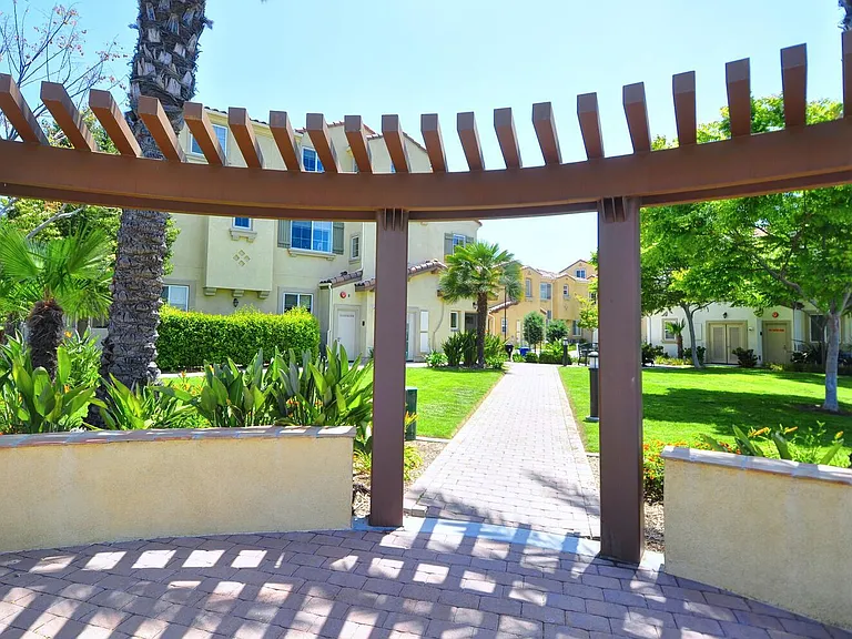 1416 Santa Diana Rd #6 — Photo 2