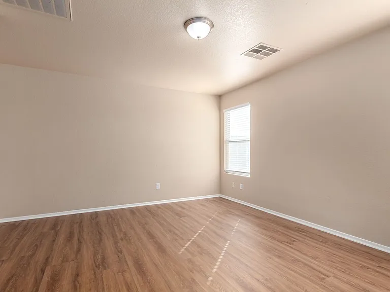 1621 E Ash Ave — Photo 11