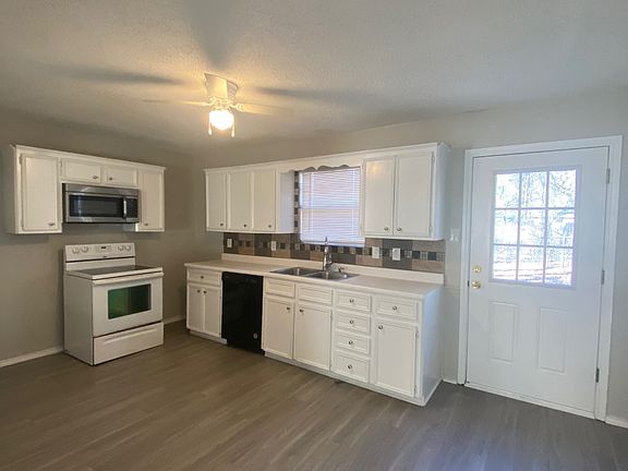 5th image of 128 Pierce Dr