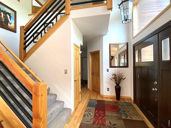 3rd image of 28 Valley View Ln