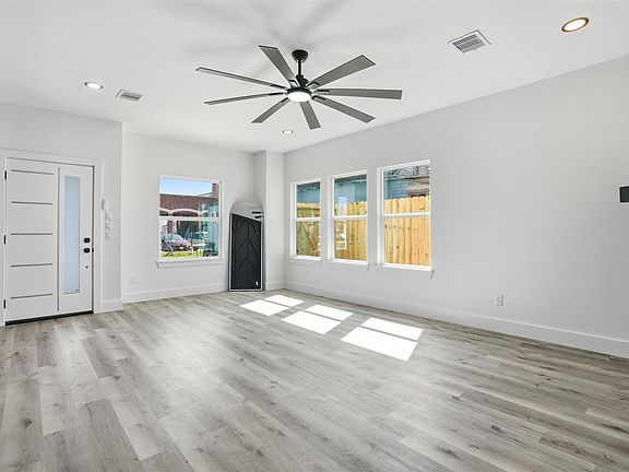 3rd image of 116 S 3rd St