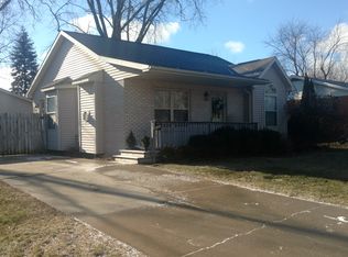 102 Cherry Ln, Bay City, MI 48706