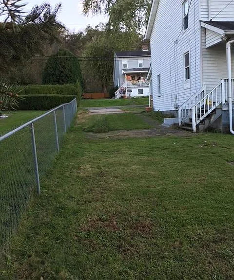 77 Campbell Ave — Photo 7