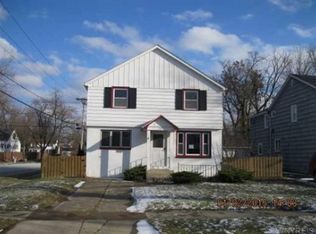 210 Hamilton Dr, Amherst, NY 14226