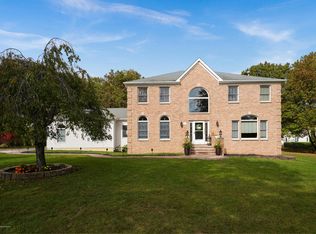 18 Plum Ln, Holmdel, NJ 07733