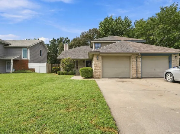204 Commanche Ct, Junction City, KS 66441