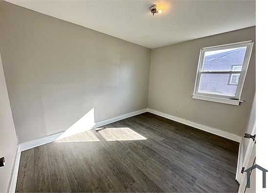 3rd image of 1609 Ray St