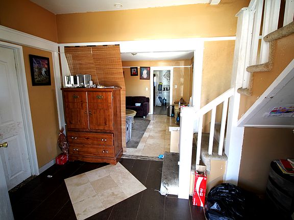 5th image of 3040 Lanfranco St