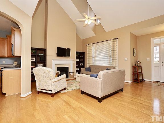 3rd image of 206 Oxford Park Blvd