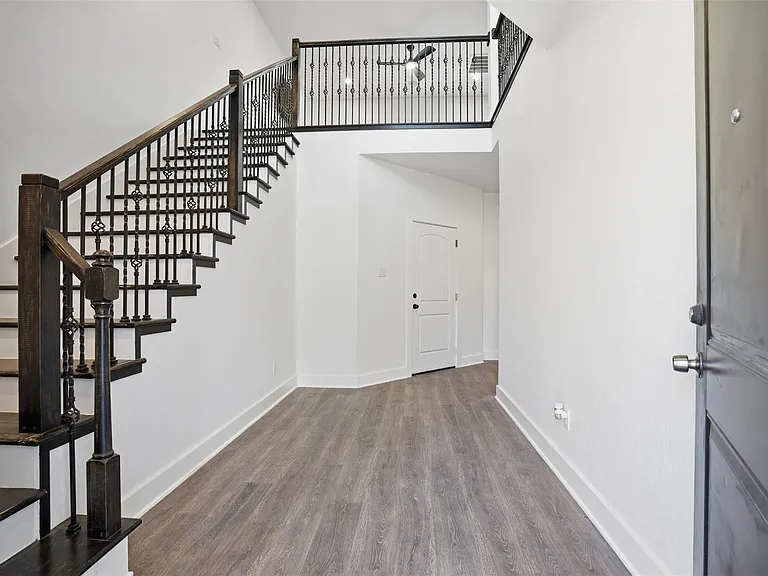 3411 Nance St — Photo 4