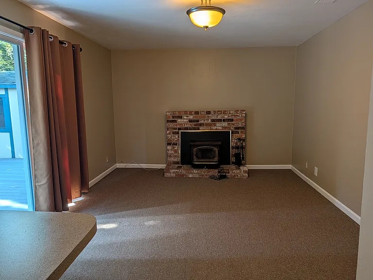 613 Whitehall Cir — Photo 8
