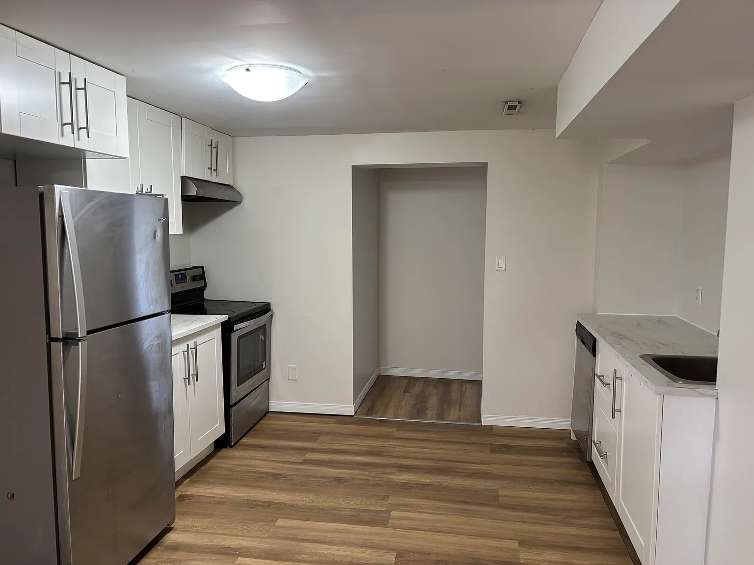 40 Barron Street, Lower Unit, Welland — Photo 2