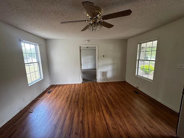 545 Christopher Rd — Photo 3