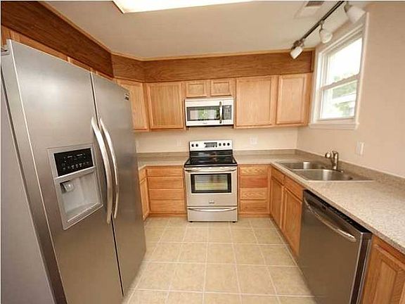 Gourmet Kitchen with Gran