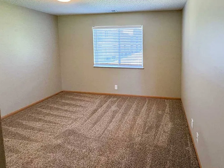 Highland View Apartments — Photo 95