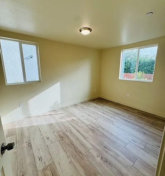 851 E 76th Pl — Photo 11