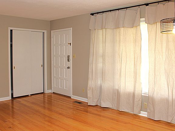 5th image of 1302 Philpot Ave NE