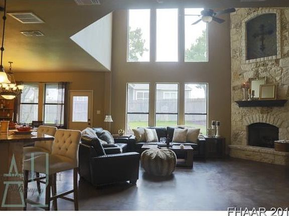 4th image of 8017 Chimney Hill Dr