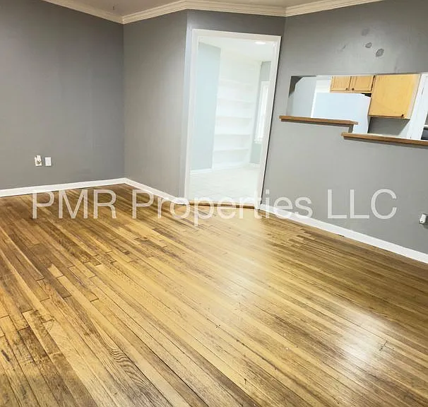 2311 NW Denver Ave — Photo 2