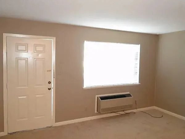 5101 H St #10 — Photo 5