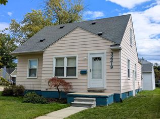 32219 Carlisle Pkwy, Wayne, MI 48184