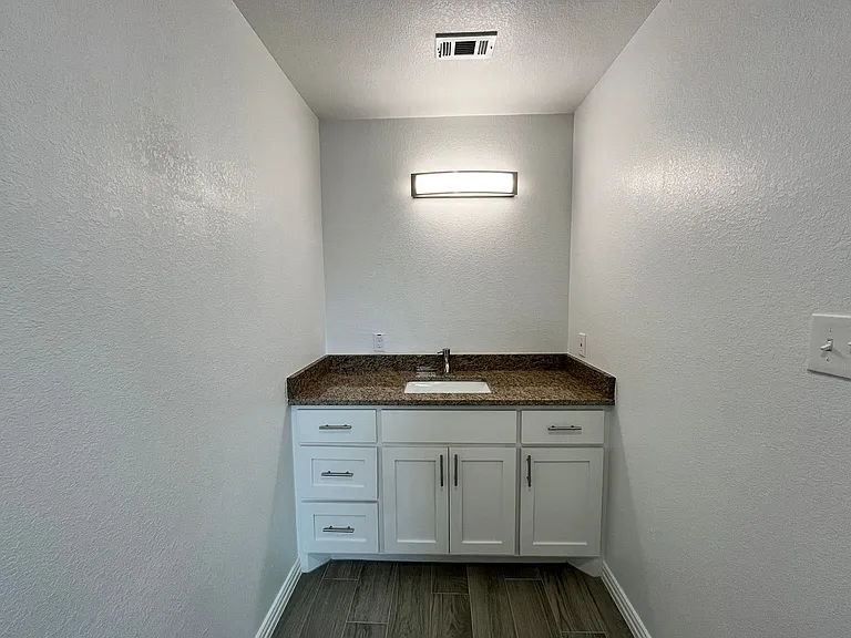 5706 Howell St #A — Photo 24