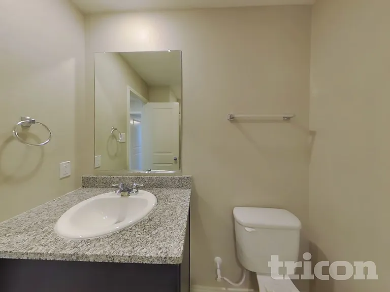1740 Claireborne Ct — Photo 18